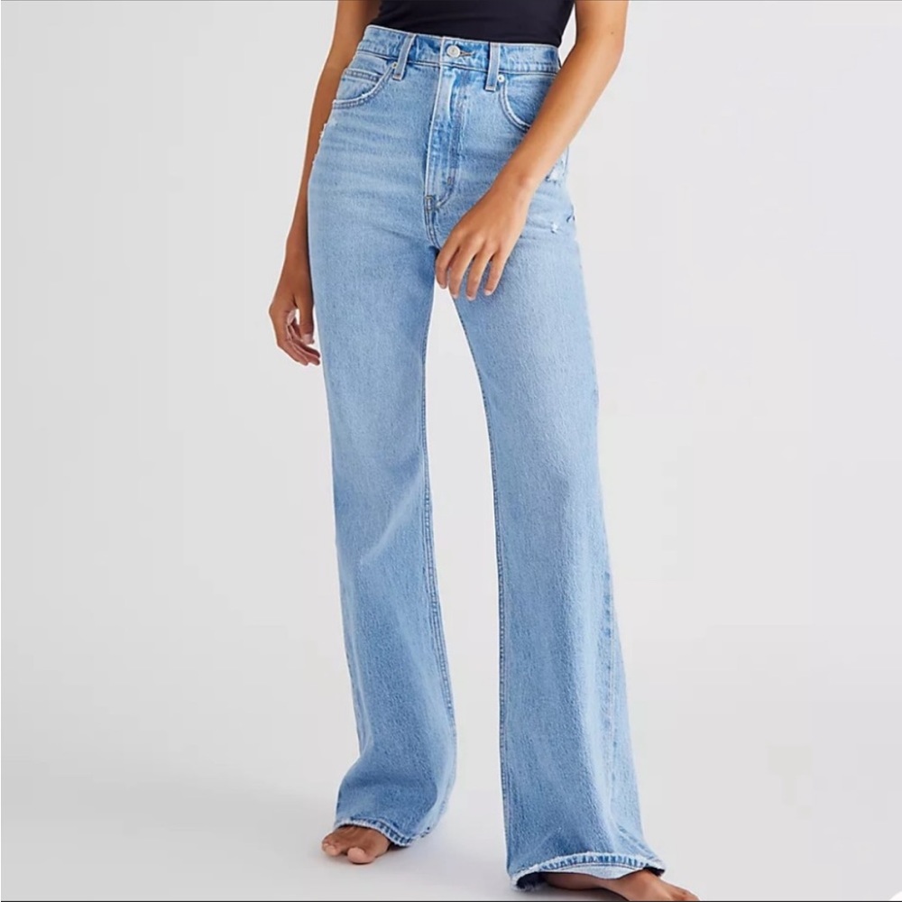 Levi's Premium 70's High-Rise Flare Jeans in Marine Babe